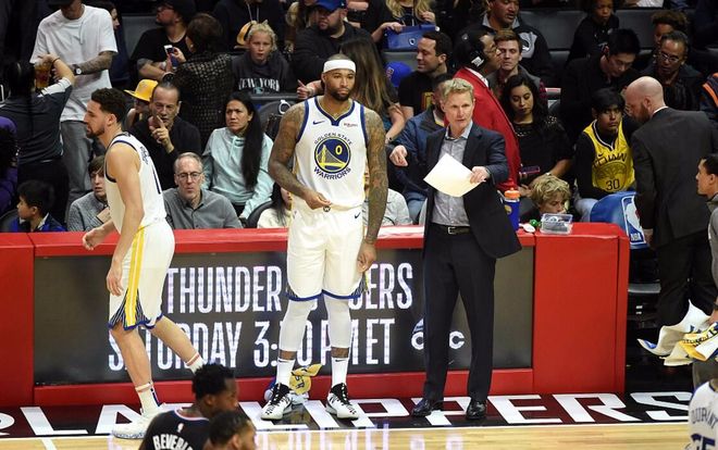 突出表现依 突出表现依